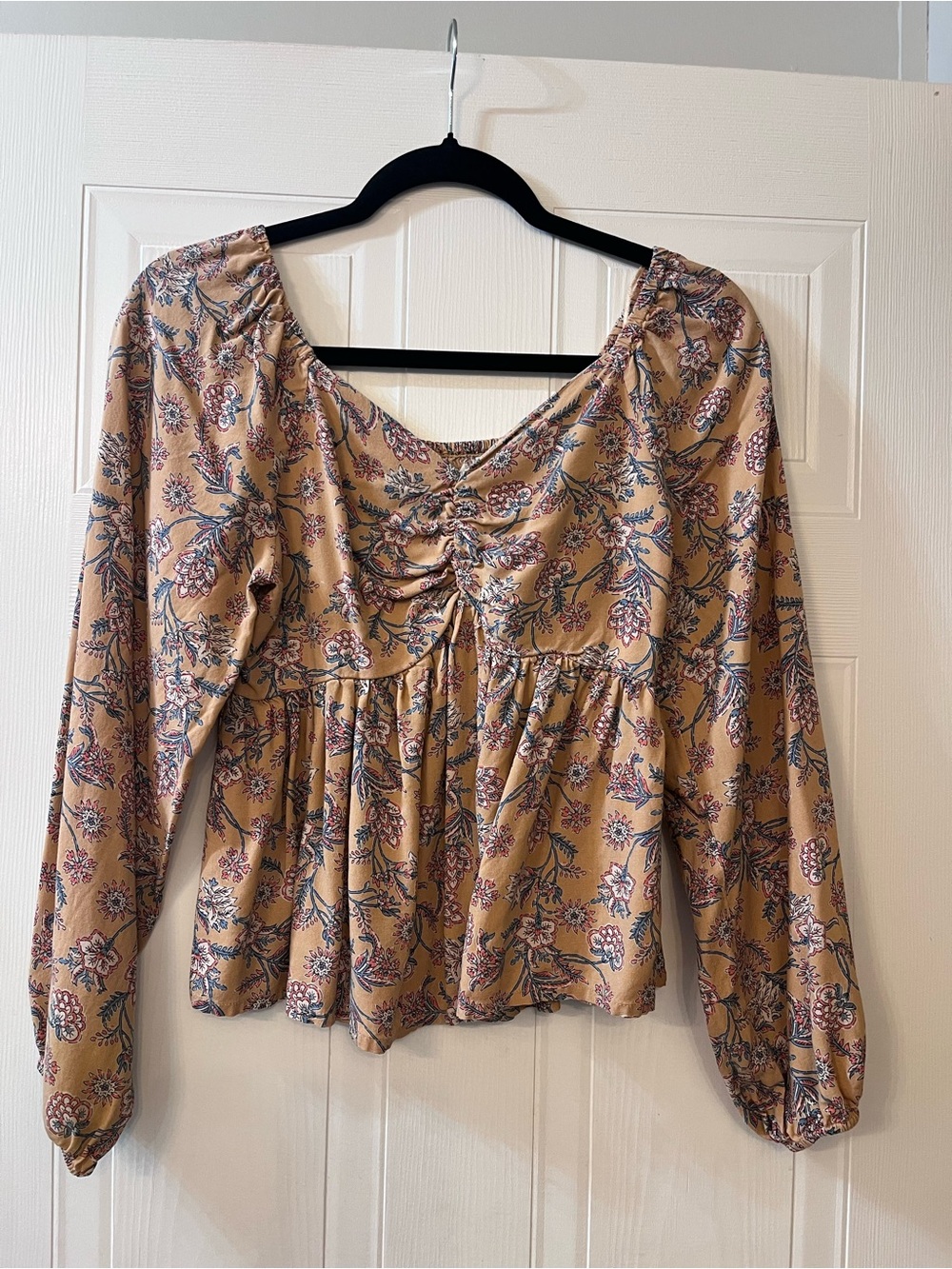 J.O.A. Tan Floral Ruched Peplum Blouse